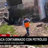 CONDUCTOR EBRIO VUELCA CISTERNA Y DERRAMA COMBUSTIBLE EN MOQUEGUA, PERÚ.