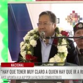 Arce atribuye a la Asamblea Legislativa la falta de dólares y combustible durante entrega del Bono Juancito Pinto