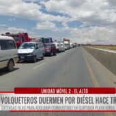 Volqueteros alteños exigen solución inmediata a la crisis de combustible