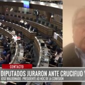 Diputados deciden por votación reinstalar crucifijo y Biblia en la Asamblea